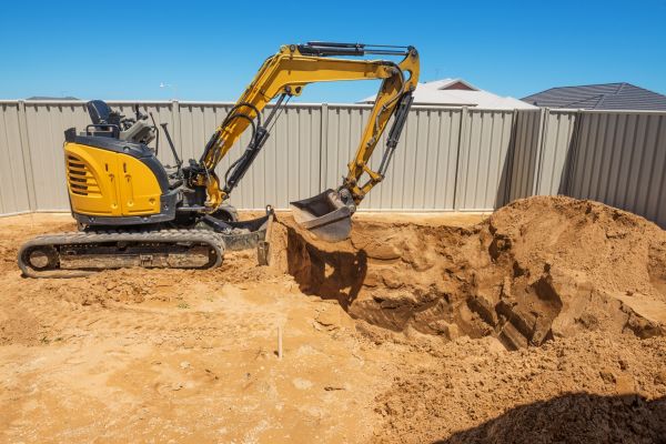 Yard Digging Service in Destin